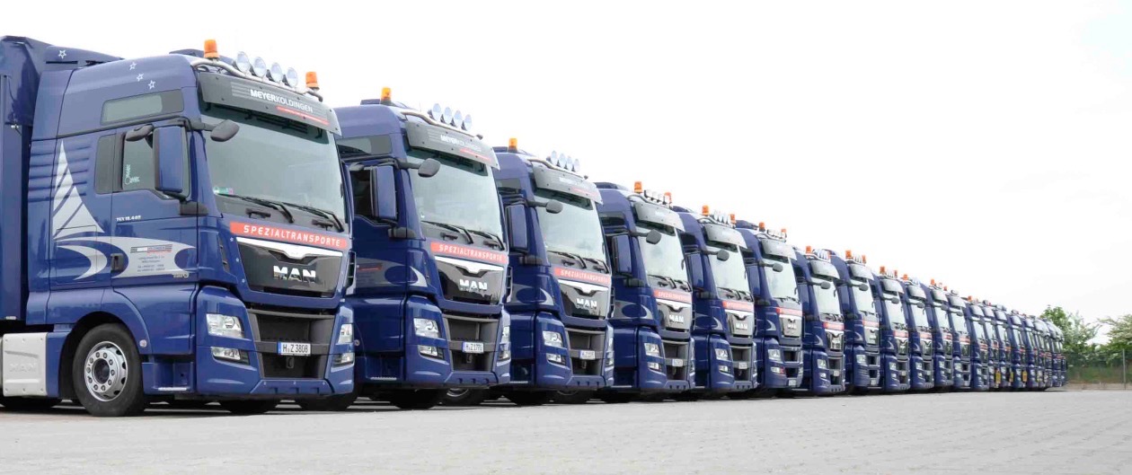 Schwertransport-Fuhrpark der MeyerKoldingen Gruppe